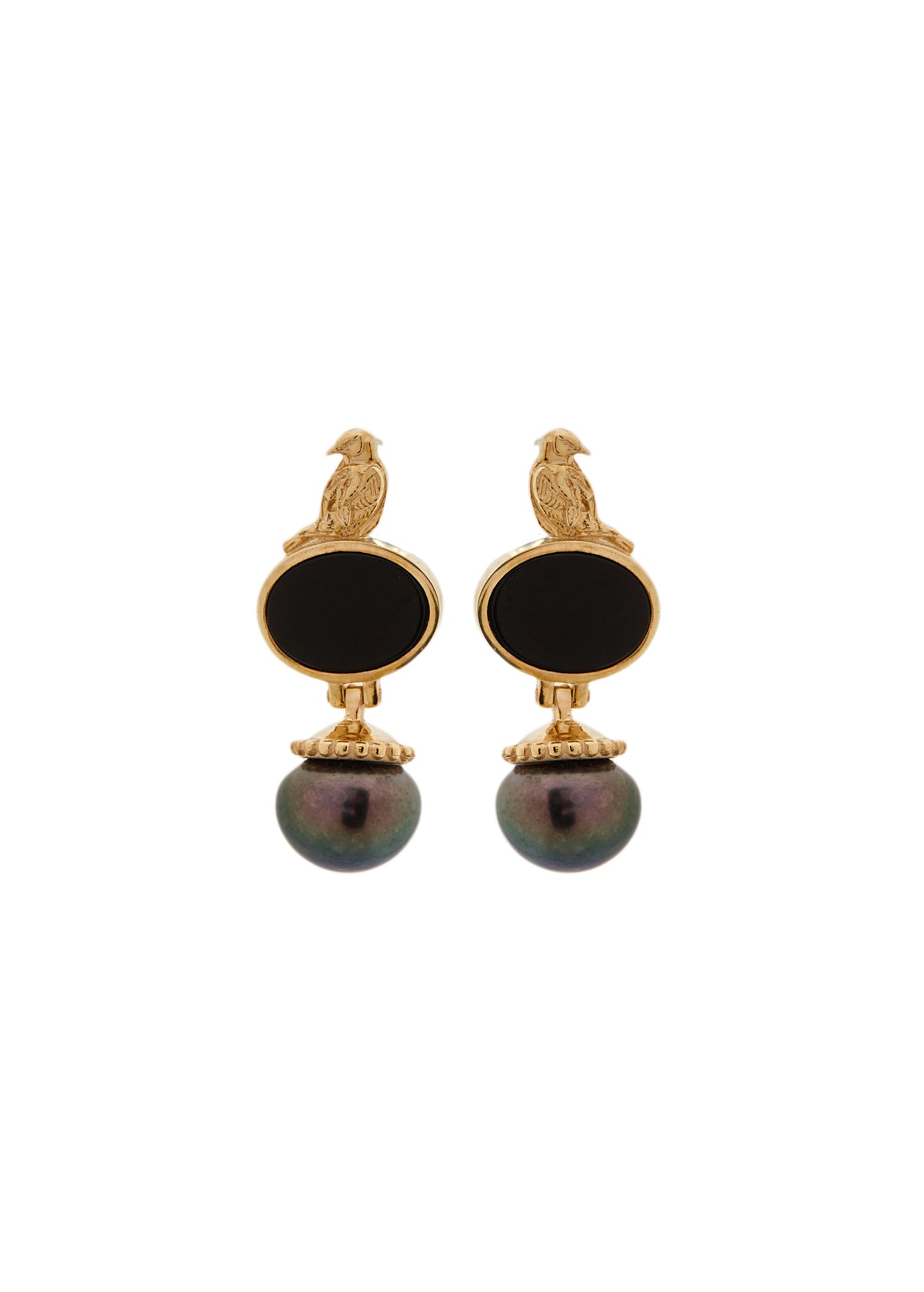 Short Earring with black pearls