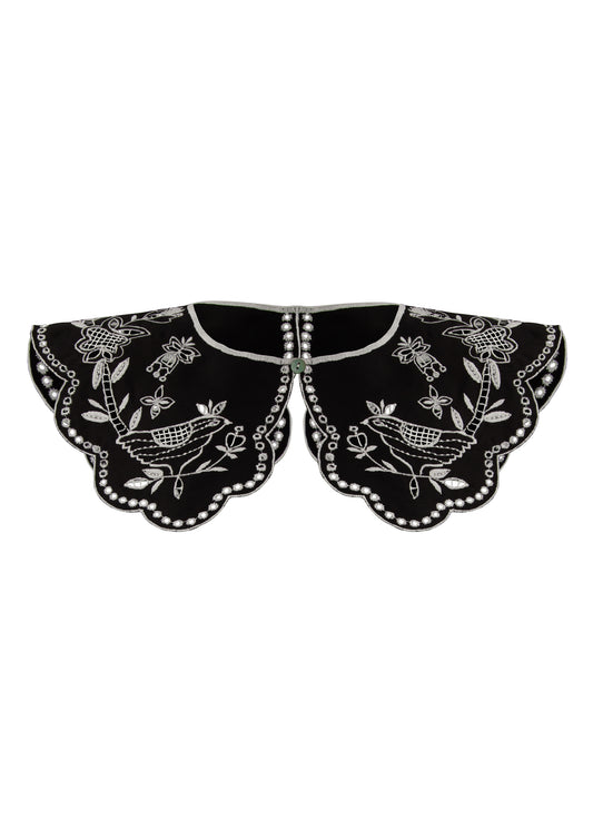 Embroidered collar big in black