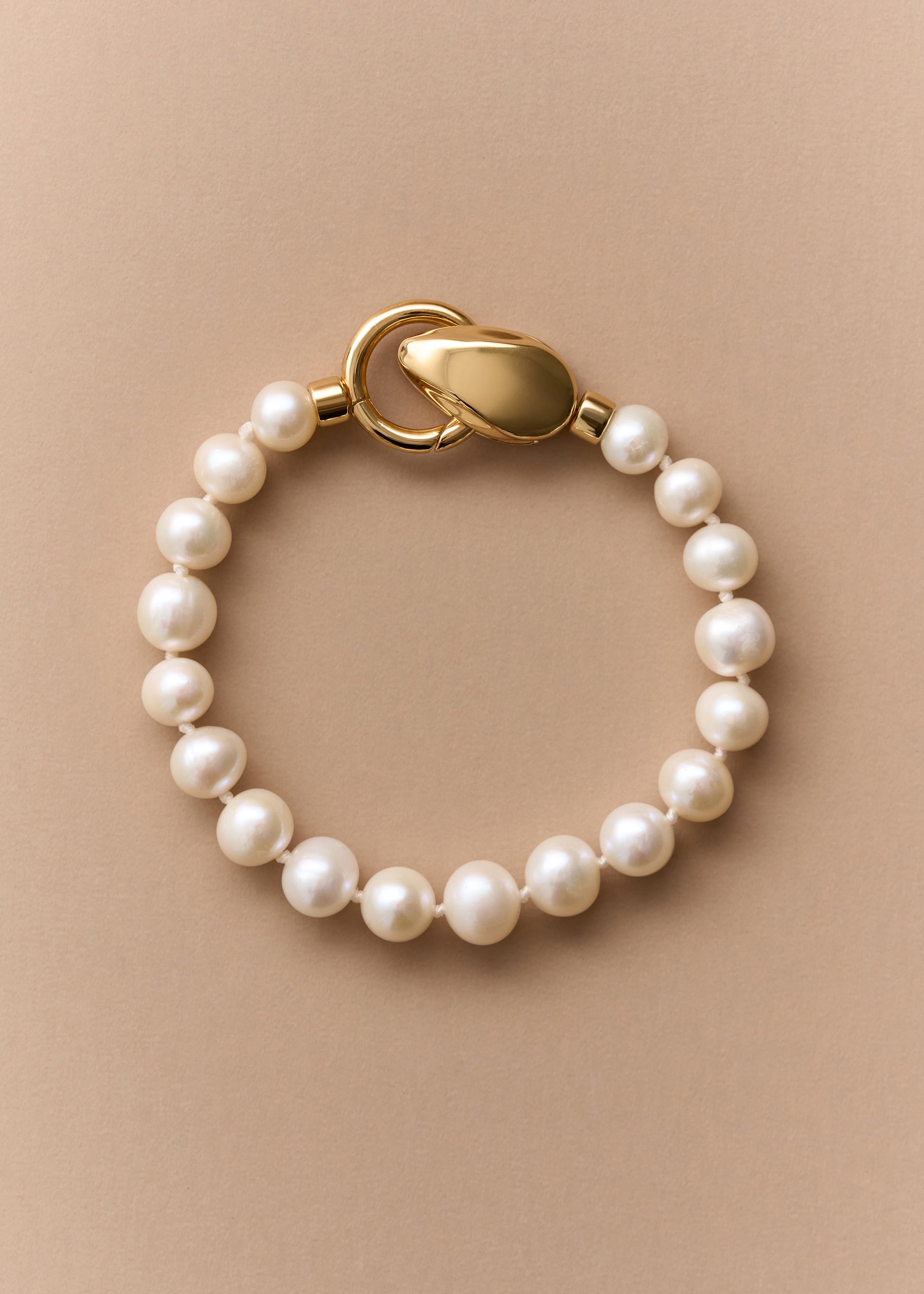 Tyras White Pearl Bracelet slide 2