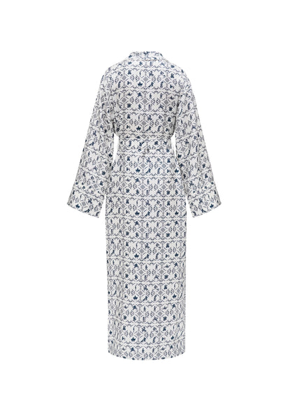 Long robe 'Vechornytsi' in milk