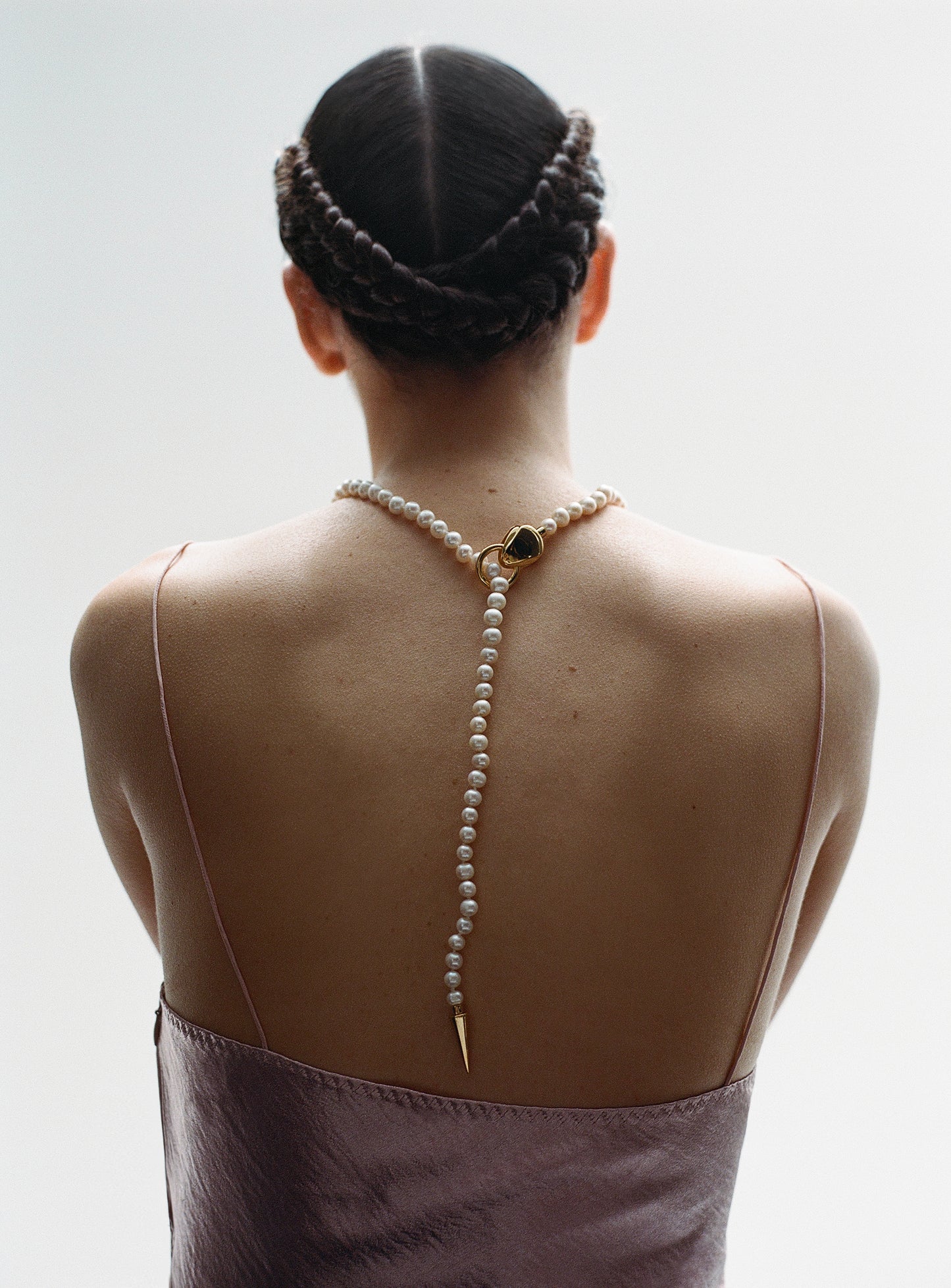 Tyras White Pearl Necklace
