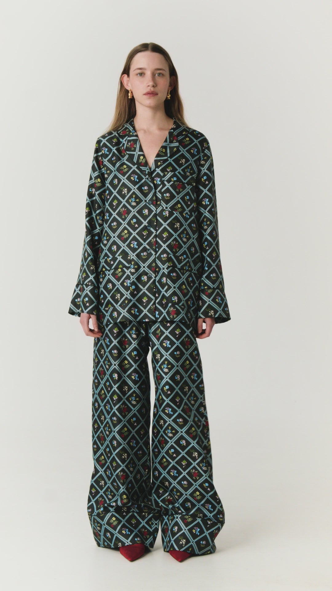 Шовкова сорочка з принтом Ружа в чорному фото